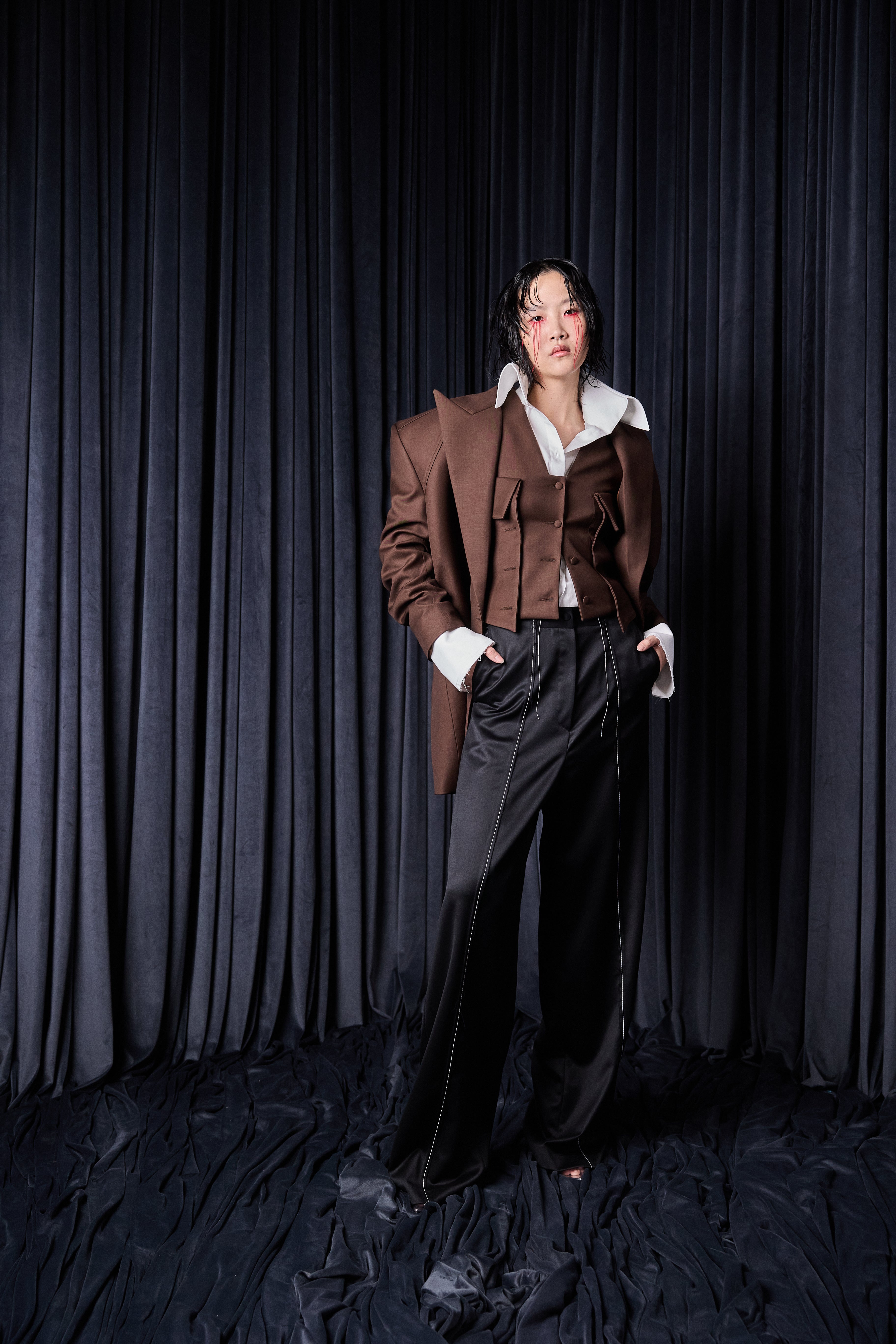 MIDDLE SEAM BAGGY TROUSERS