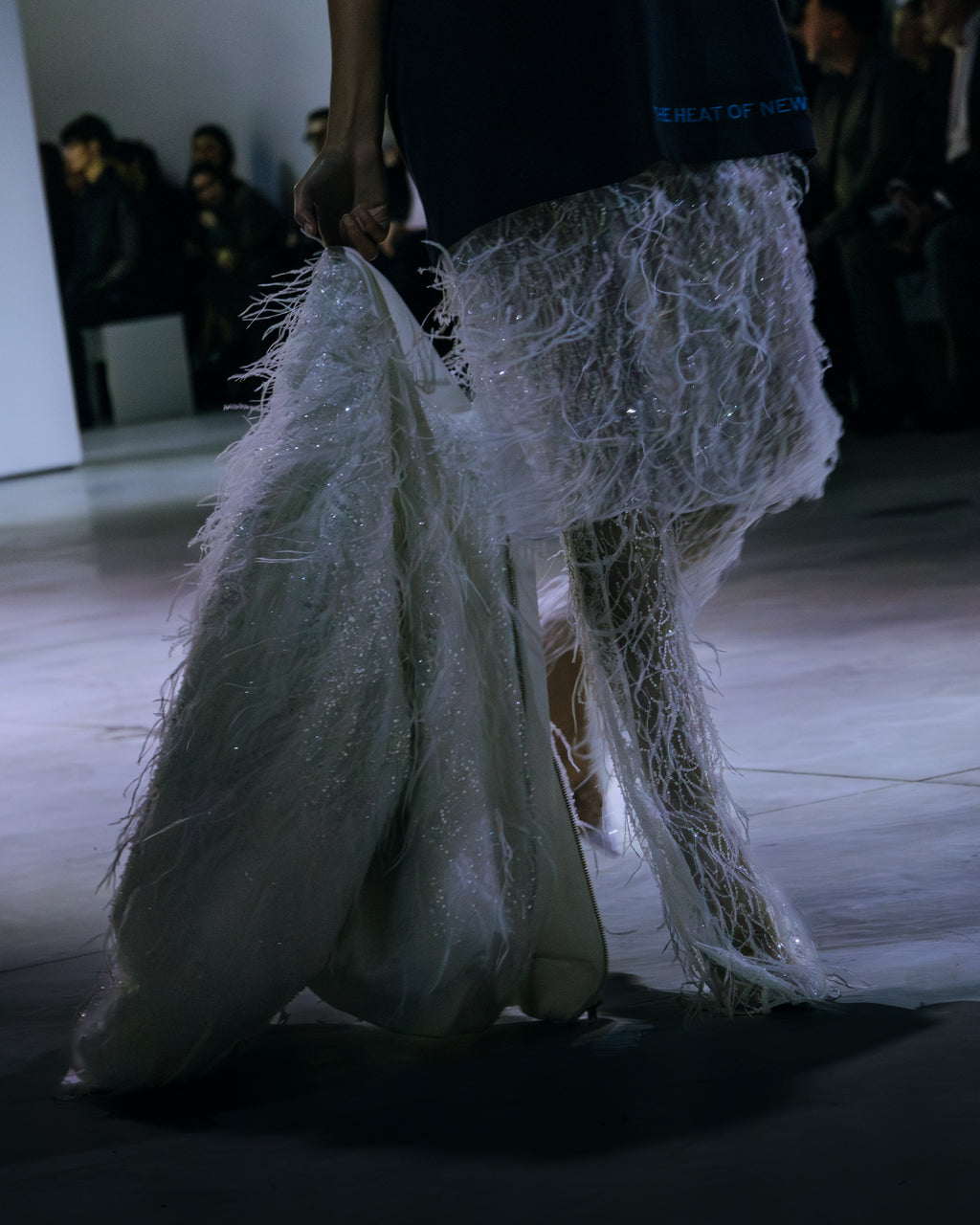 WHITE FEATHER LEGGINGS