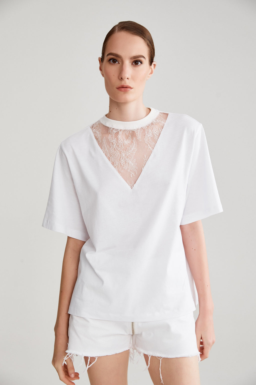LACE DETAIL WHITE T-SHIRT