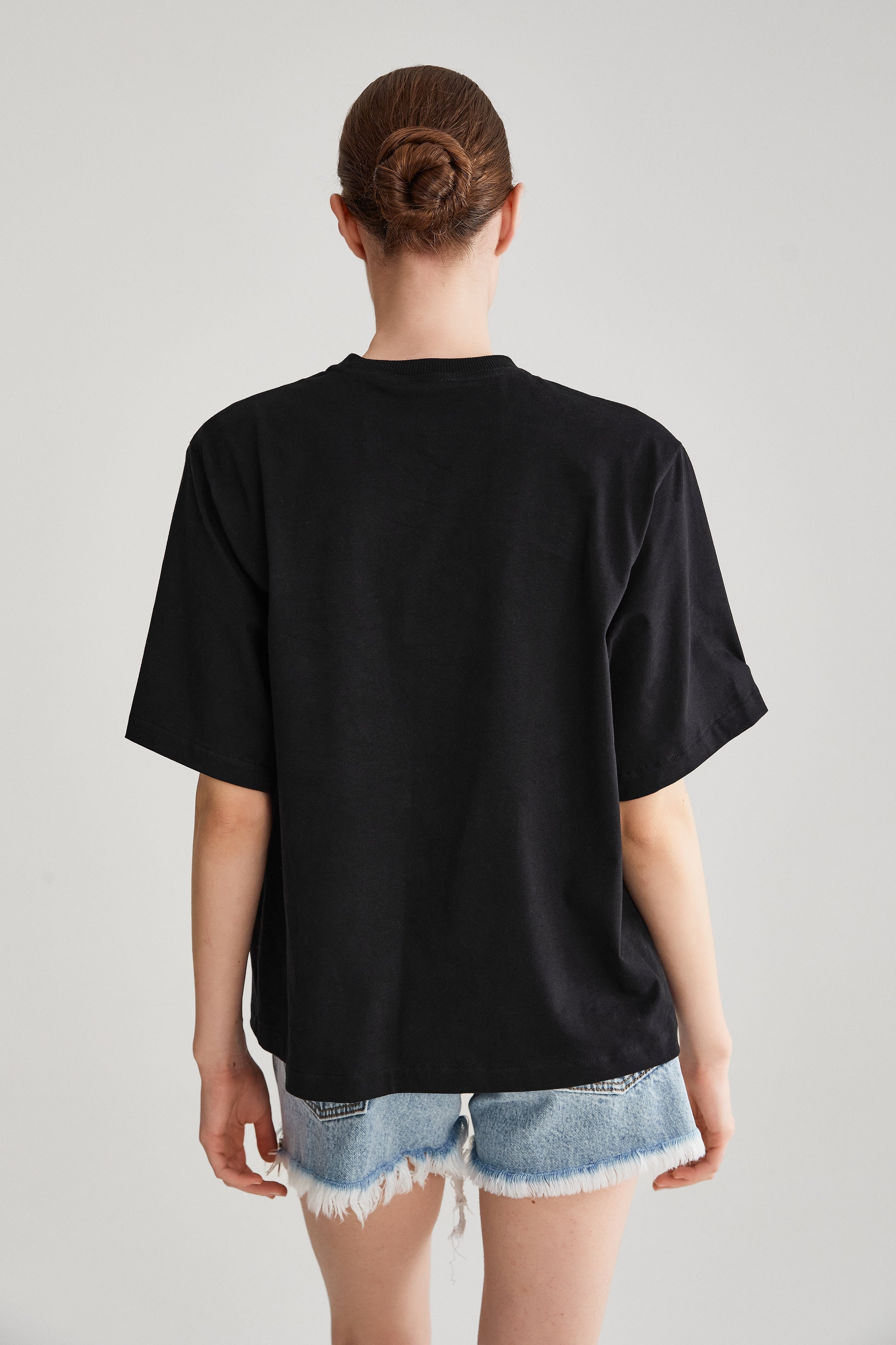 LACE DETAIL BLACK T-SHIRT