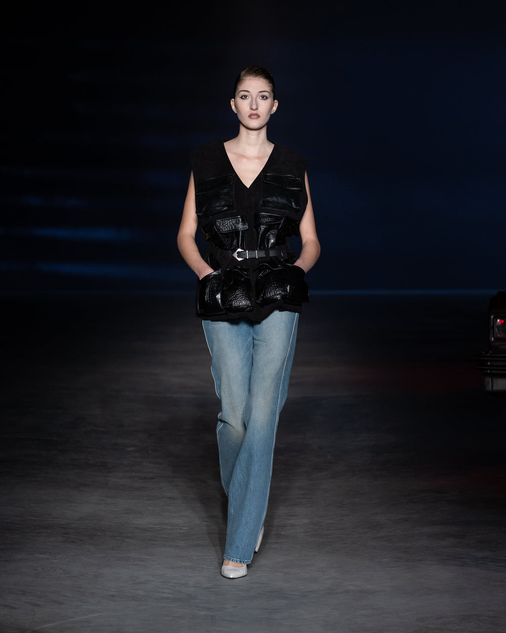 FRONTLINE BLACK VEST